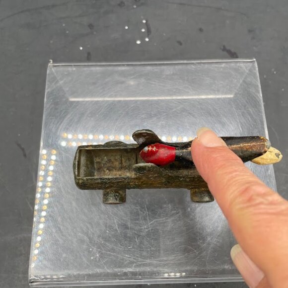 Cast Iron Woodpecker on a Log Toothpick Holder Grabber Vintage Metal Woodpecker - Picture 9 of 10